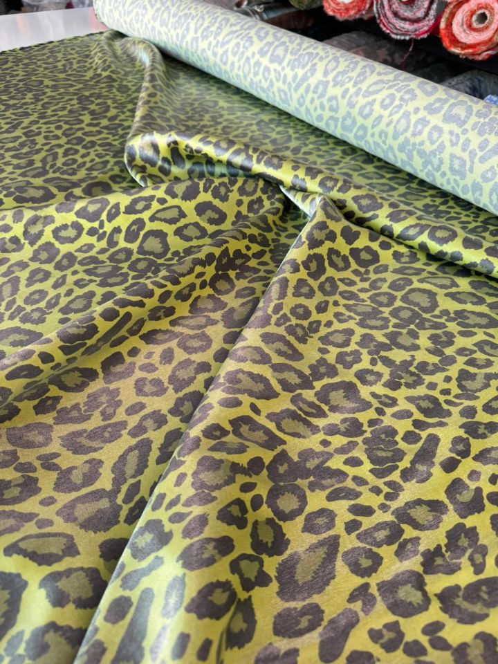 Pamuk Saten Kumaş Floş Saten Leopar Desenli Yeşil Renk