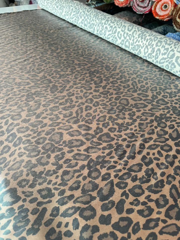 Pamuk Saten Kumaş Floş Saten Leopar Desenli Kahverengi Renk