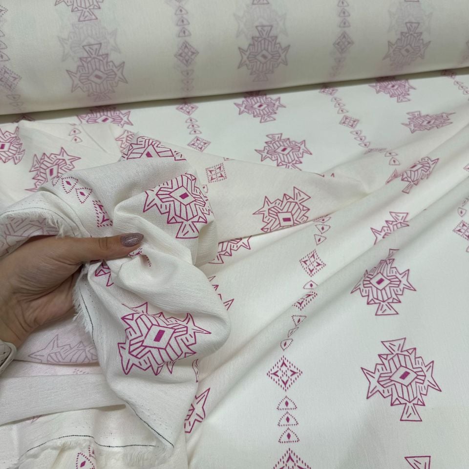 Organik Pamuk Şile Bezi Kumaş Pembe Renk Etnik Desenli Beyaz Zemin