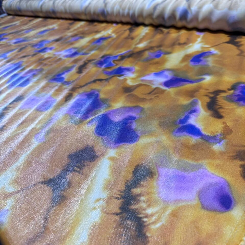 Floş Saten Kumaş Parlak Işıltılı Çift En Turuncu Mor Desenli