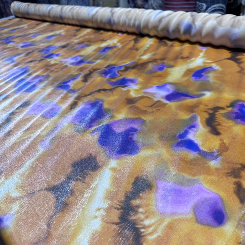 Floş Saten Kumaş Parlak Işıltılı Çift En Turuncu Mor Desenli