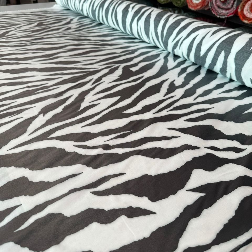 Pamuk Saten Floş Saten Kumaş Zebra Desen Siyah Beyaz Renk Parlak