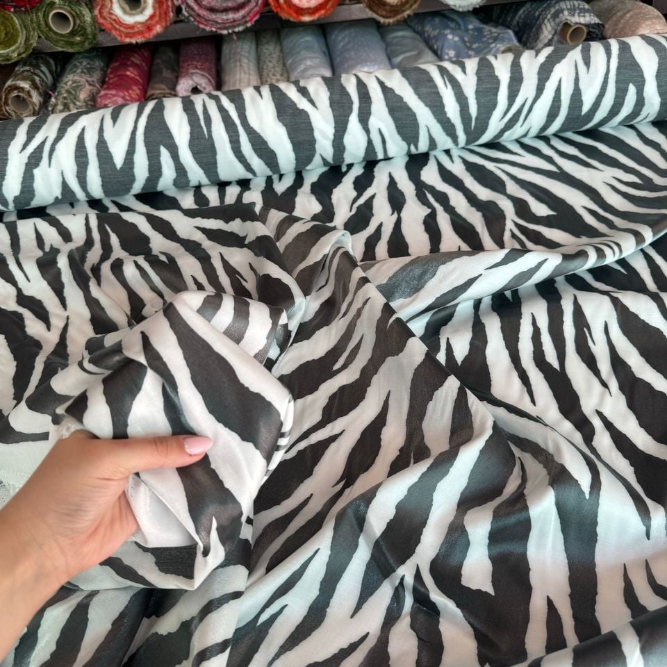Pamuk Saten Floş Saten Kumaş Zebra Desen Siyah Beyaz Renk Parlak