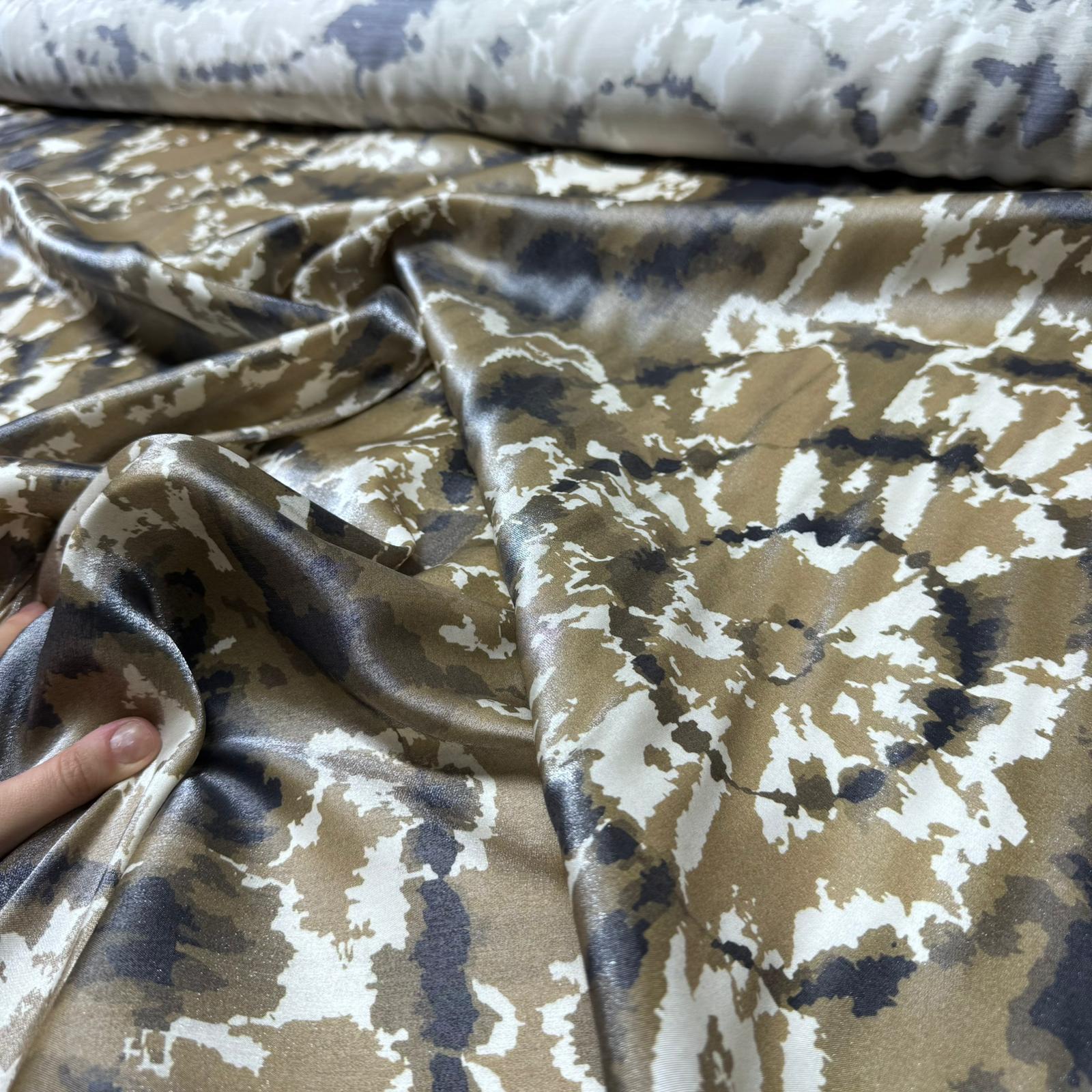 Floş Saten Kumaş Parlak Işıltılı Çift En Kahverengi Etnik Desenli