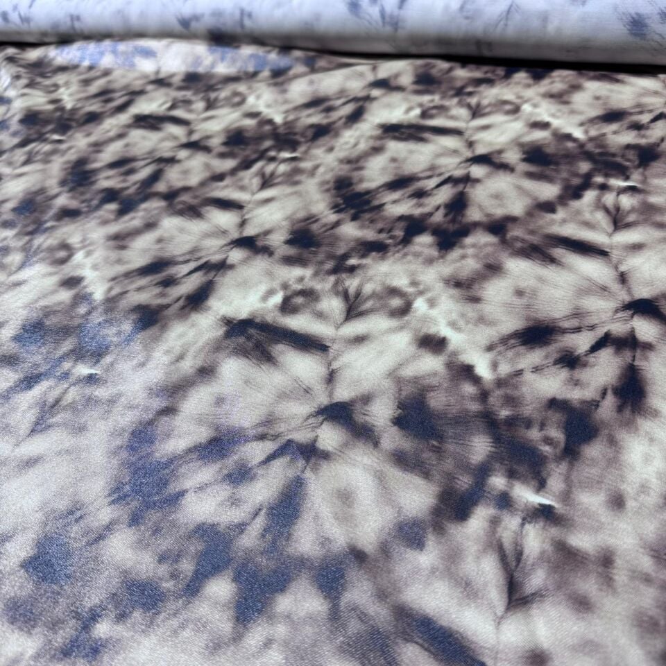 Floş Saten Kumaş Parlak Işıltılı Çift En Vizon Desenli