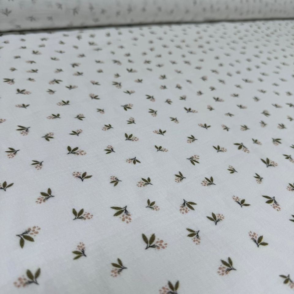 Organik Çift Kat Müslin Kumaş Minik Çiçek Desenli %100 Pamuk