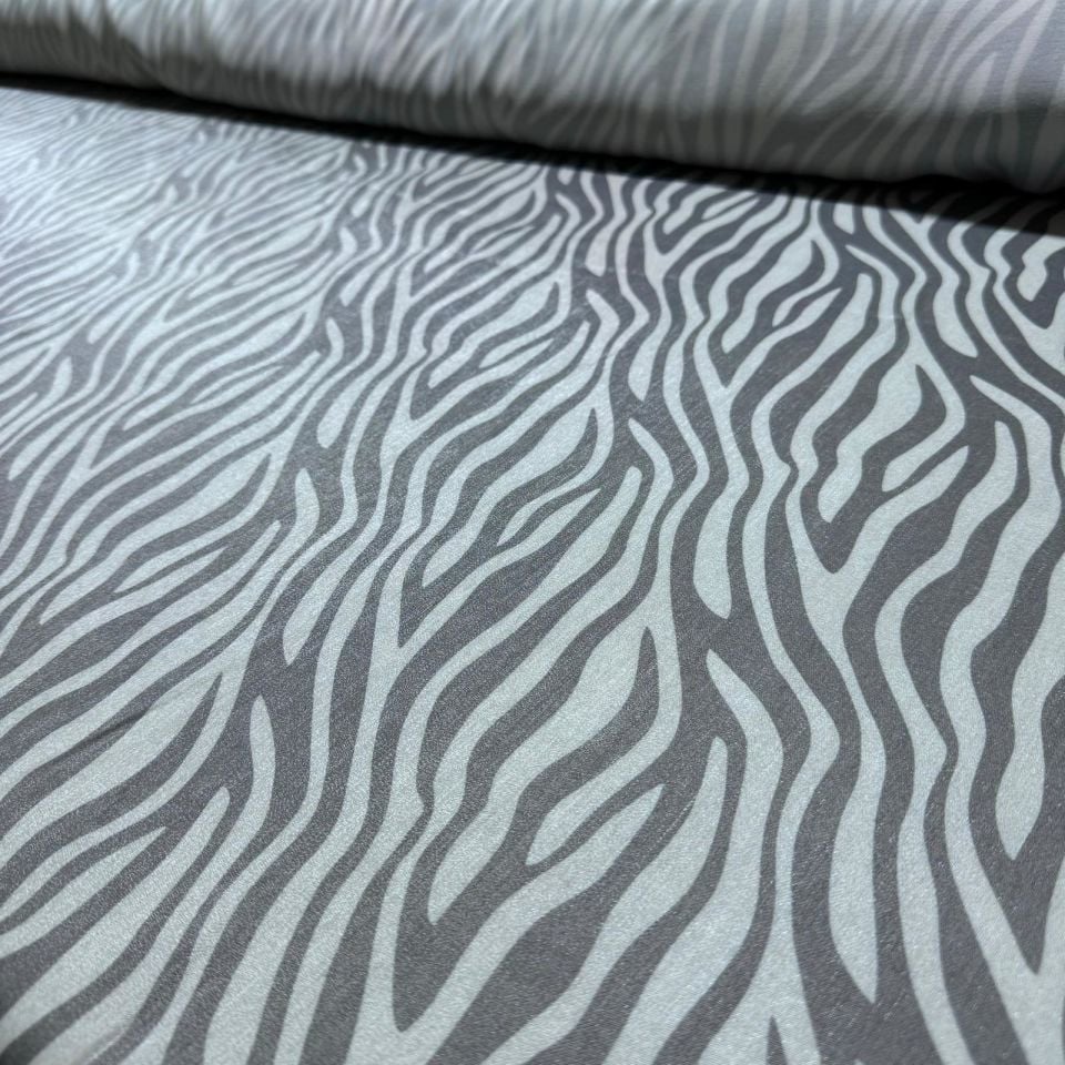 Floş Saten Kumaş Parlak Işıltılı Çift En Gri Zebra Desenli