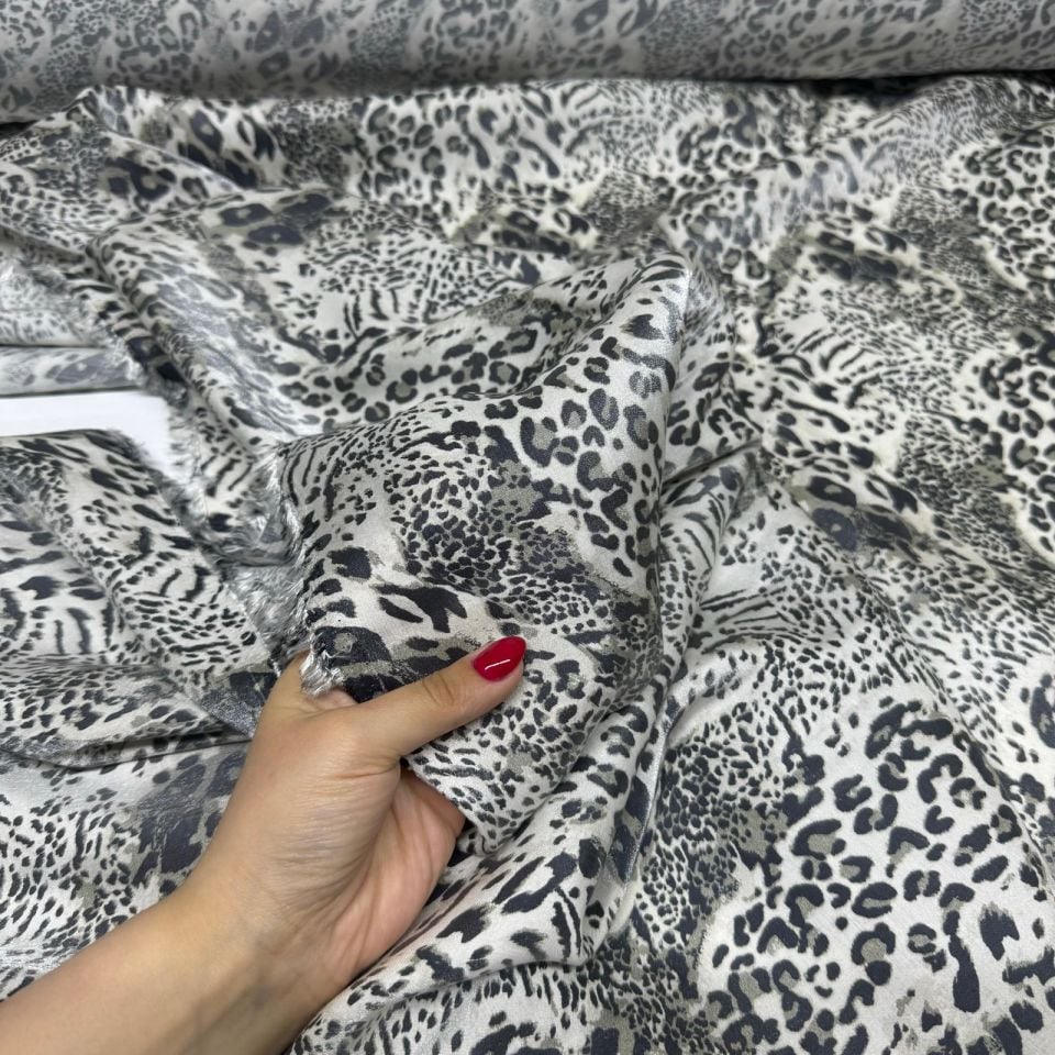 Floş Saten Kumaş Parlak Işıltılı Leopar Bej Renk