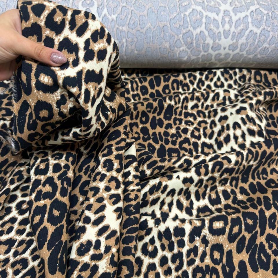Gabardin Kumaş %100 Pamuk Leopar Desenli Çift En Kahverengi Renk