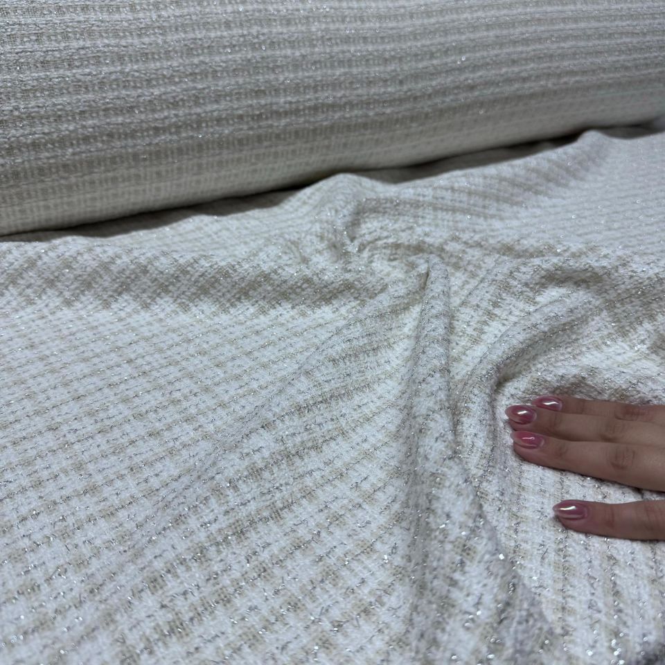 Tüvit Şanel Kumaş Buklet Çift En Simli Çizgili Ekru