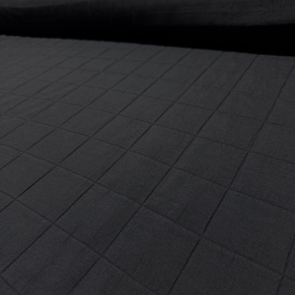 Kapitone Kumaş Siyah Renk Çift En Pamuk Dokuma Büyük Kareli