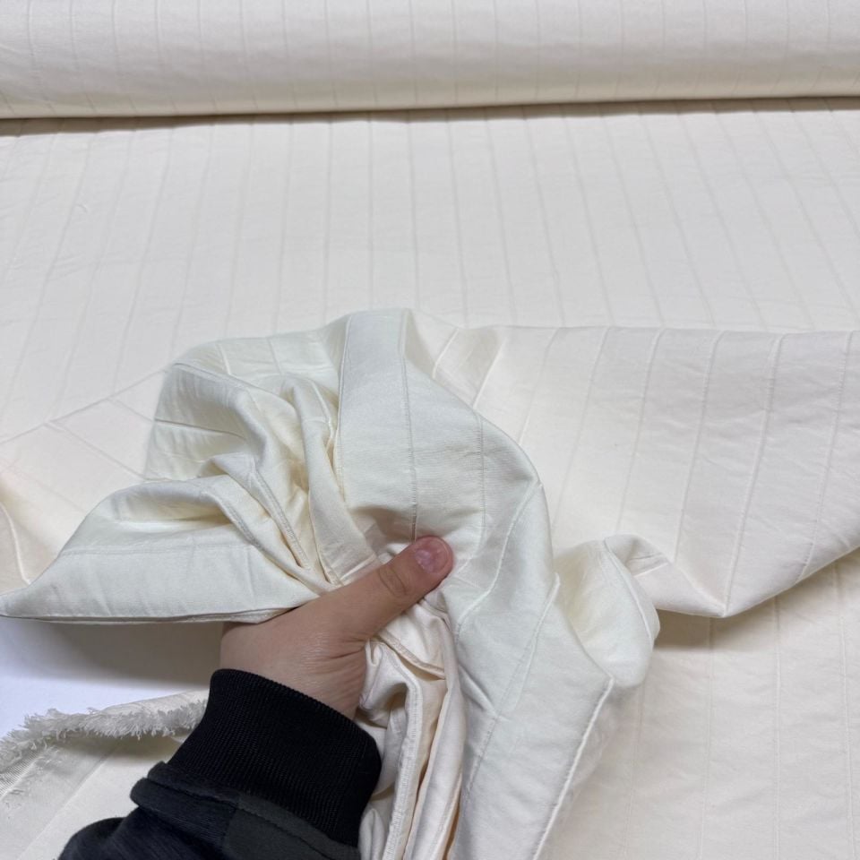 Kapitone Kumaş Ekru Renk Çift En Pamuk Dokuma Çizgi Desenli