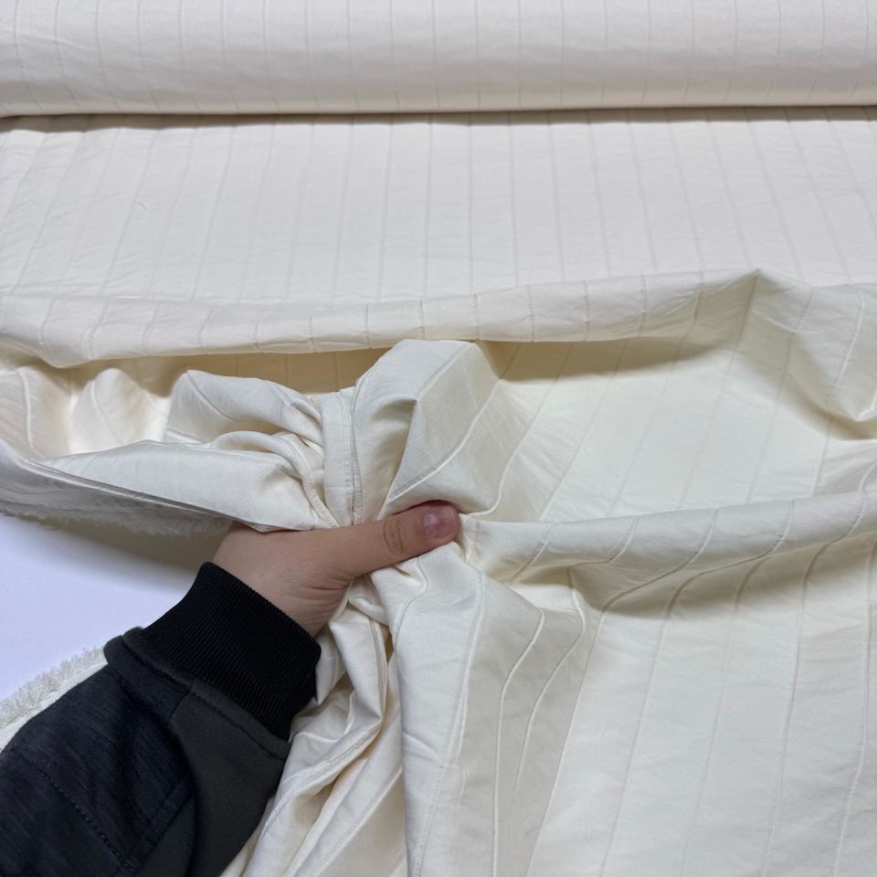 Kapitone Kumaş Ekru Renk Çift En Pamuk Dokuma Çizgi Desenli