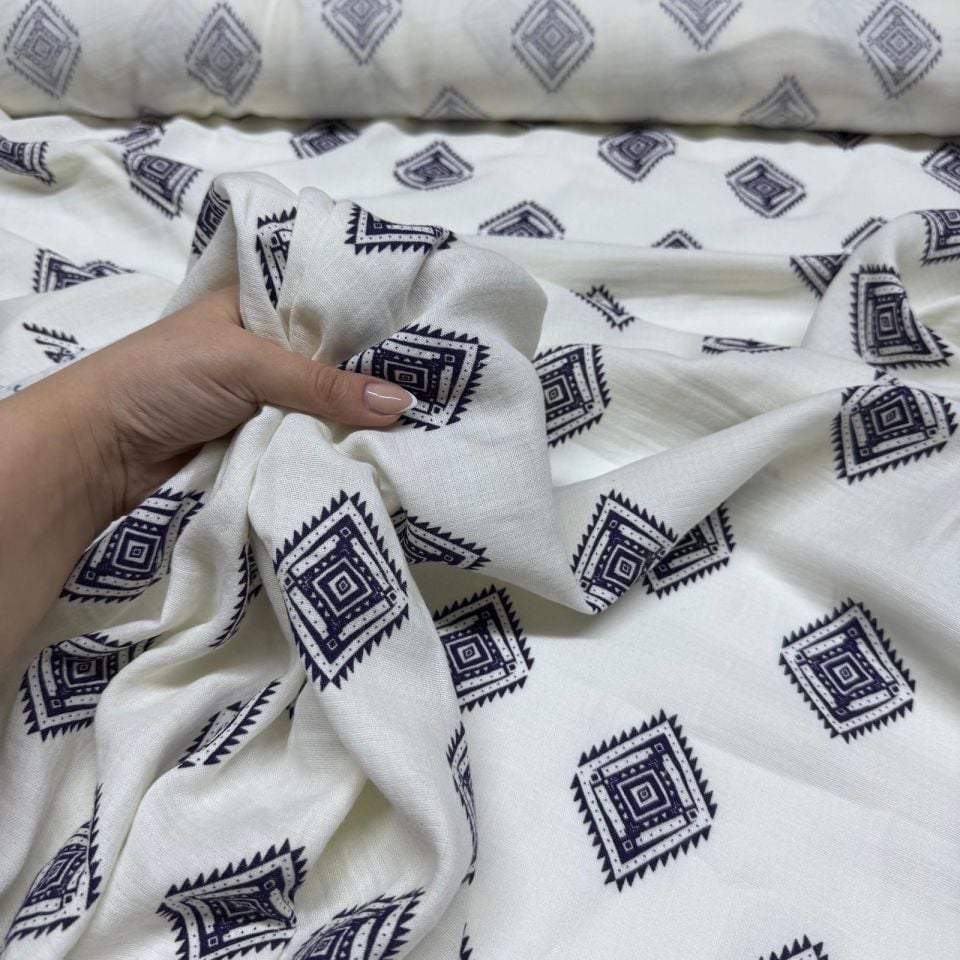 Çift Kat Müslin Kumaş Çift En %100 Pamuk Beyaz Üzeri Lacivert Etnik Desenli