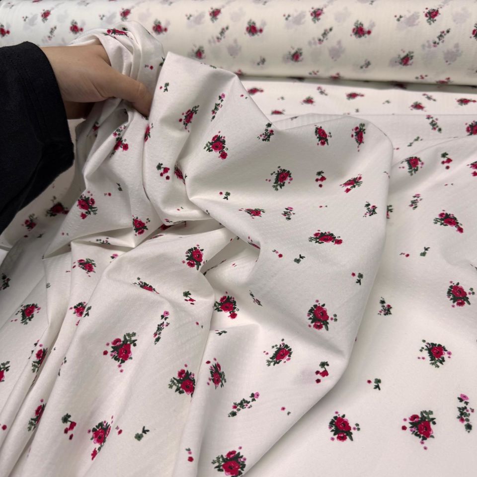 Poplin Kumaş Minik Bordo Çiçekli Çift En