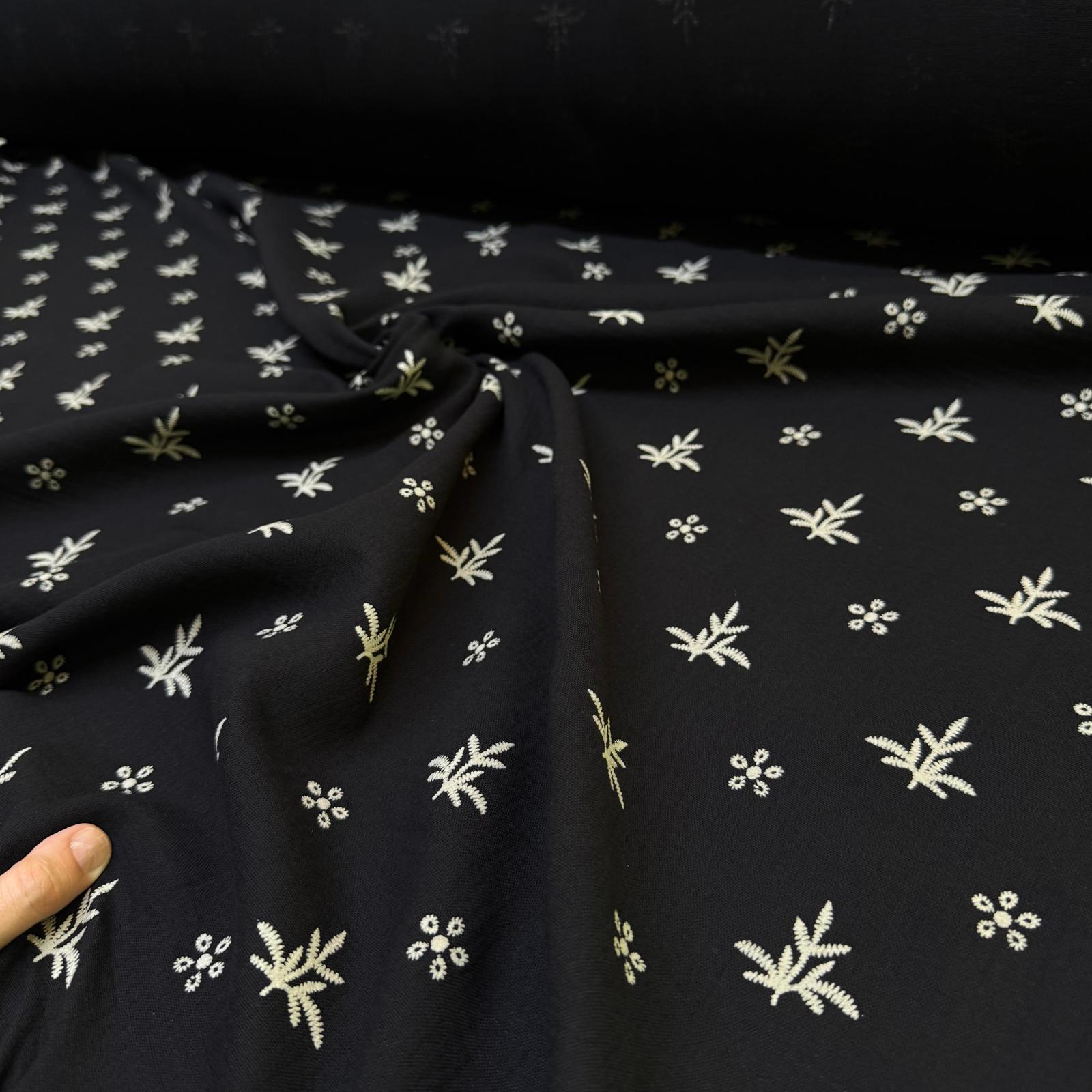 Çift Kat Müslin Kumaş %100 Pamuk Çift En Nakış ve Fisto Baskılı Siyah